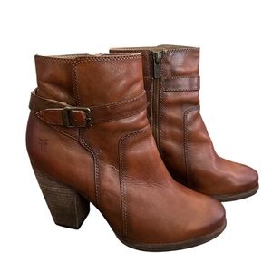Frye Patty Riding Bootie Redwood Leather Buckle Block Heel Ankle Boots Size 7.5